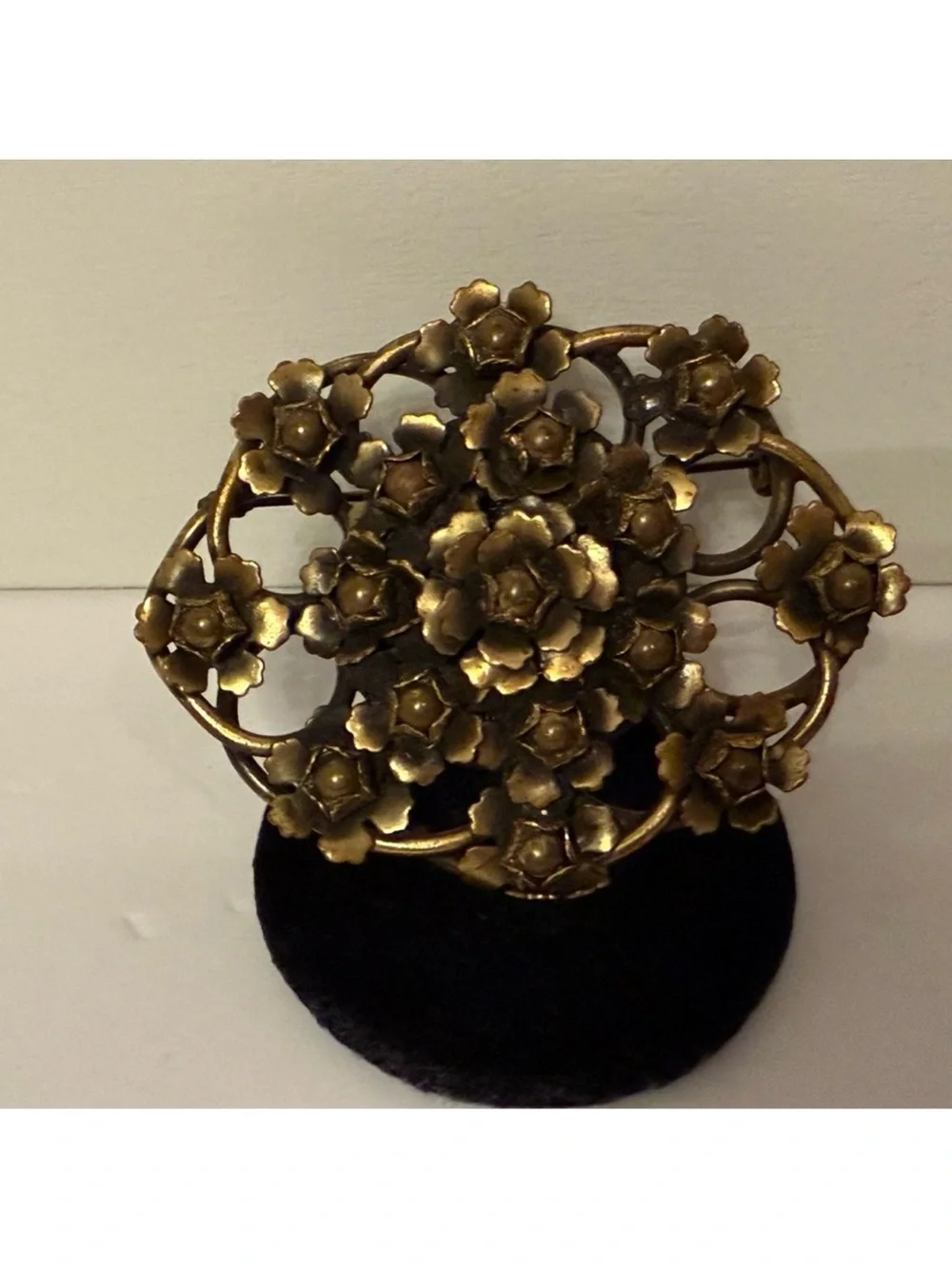VINTAGE ARTISAN SIGNED BXX BROOCH BRASS FLORAL 3D LARGE OVAL